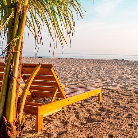 The Mompe Beach Hostal La Poza Екстериор снимка