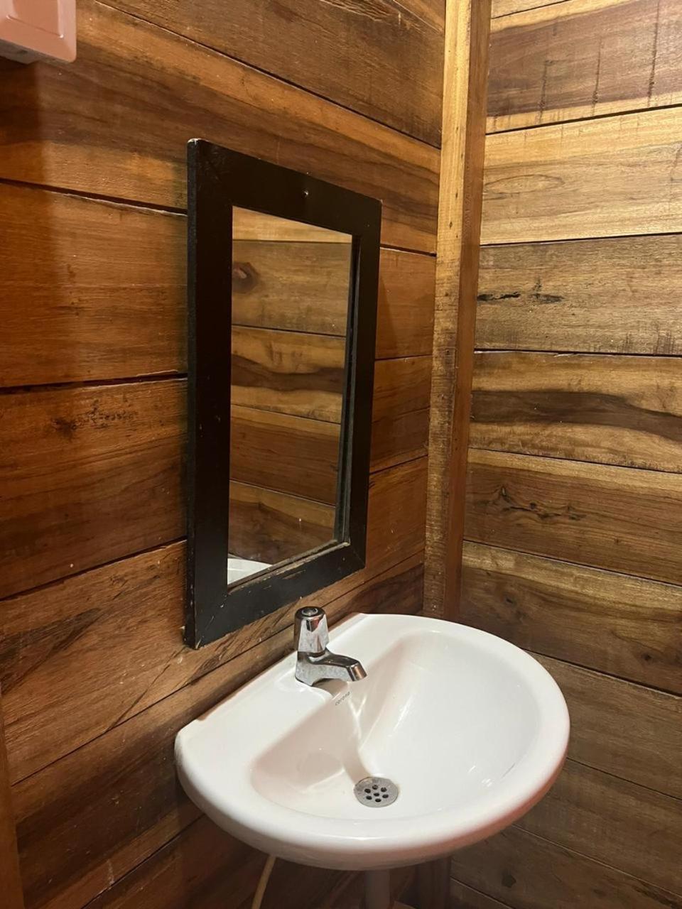 The Mompe Beach Hostal La Poza Екстериор снимка
