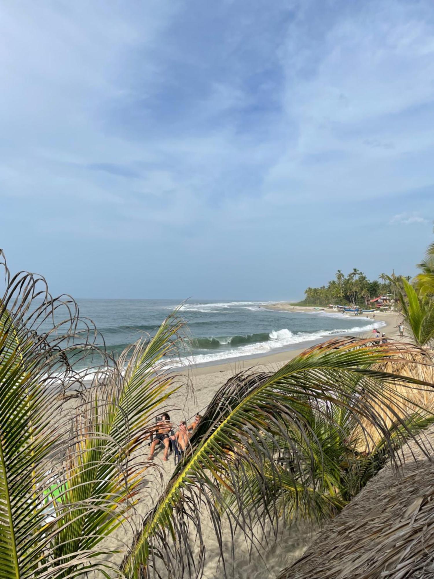 The Mompe Beach Hostal La Poza Екстериор снимка