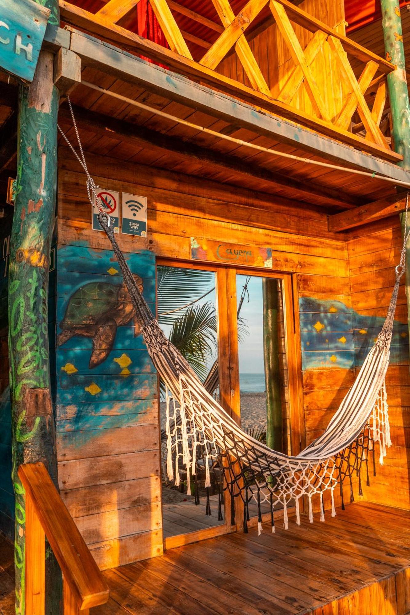The Mompe Beach Hostal La Poza Екстериор снимка