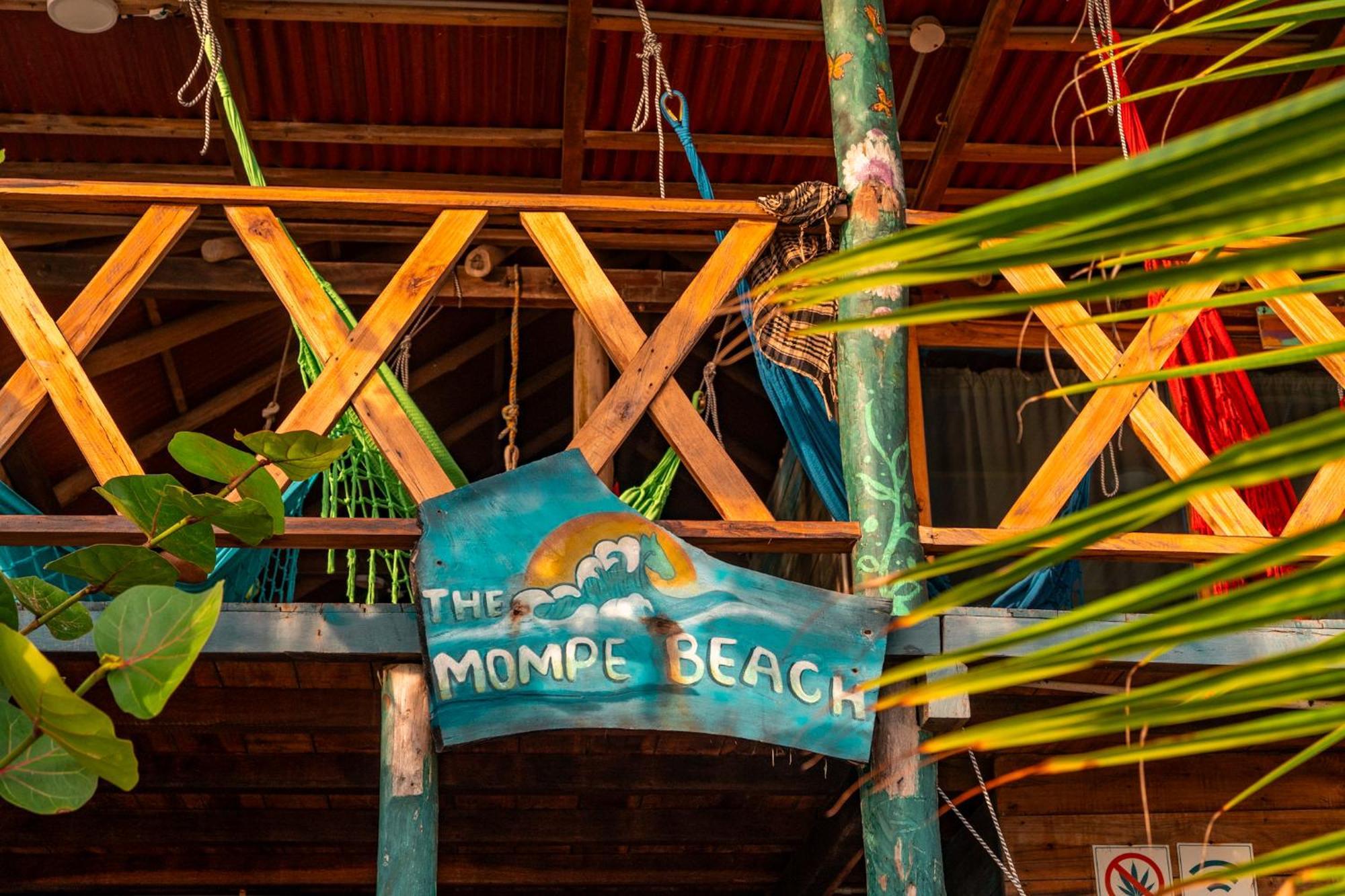 The Mompe Beach Hostal La Poza Екстериор снимка