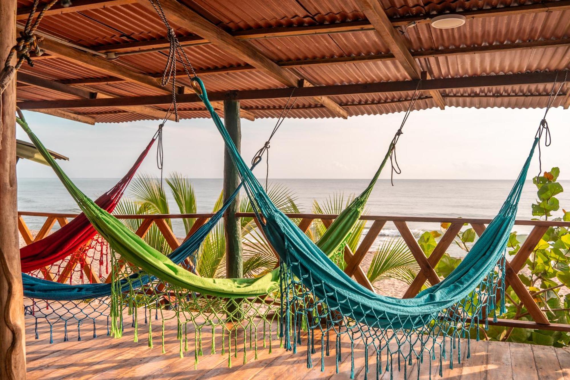 The Mompe Beach Hostal La Poza Екстериор снимка