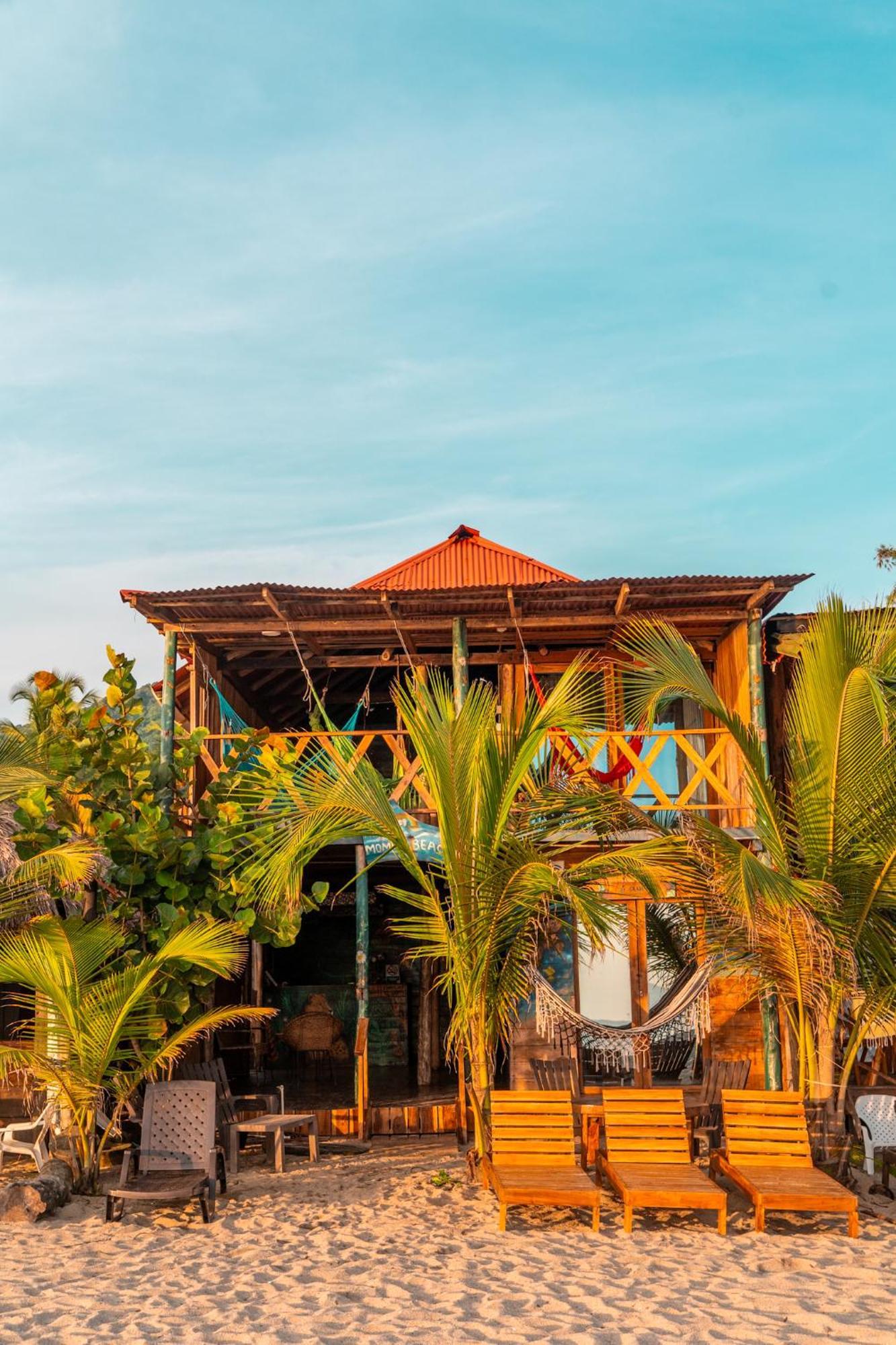 The Mompe Beach Hostal La Poza Екстериор снимка